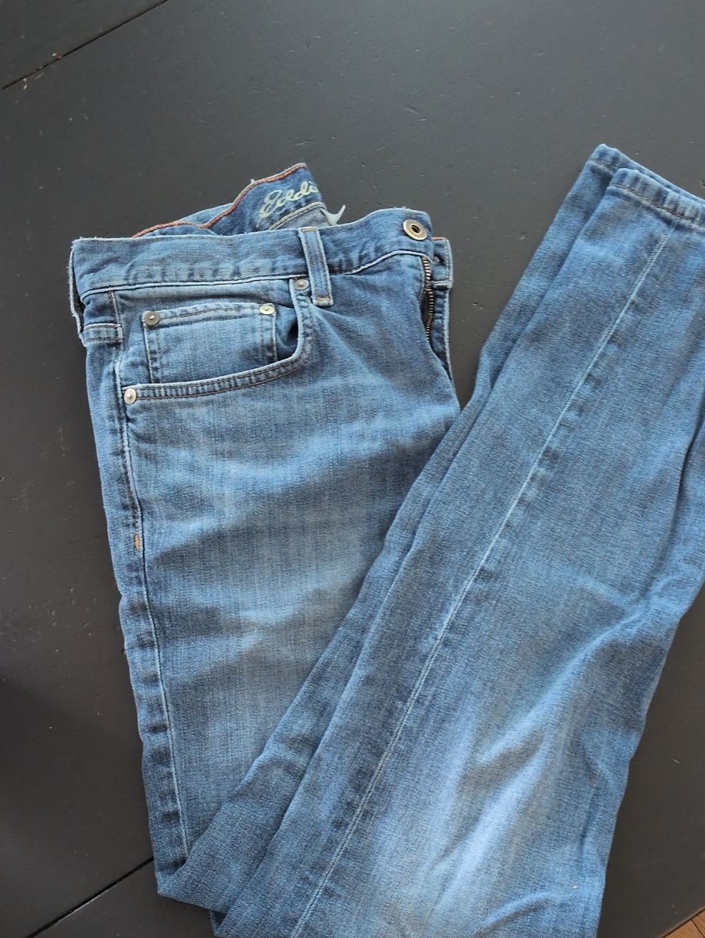 Eddie Bauer Jeans Men’s Slim Straight Jeans in Medium Blue 32x32